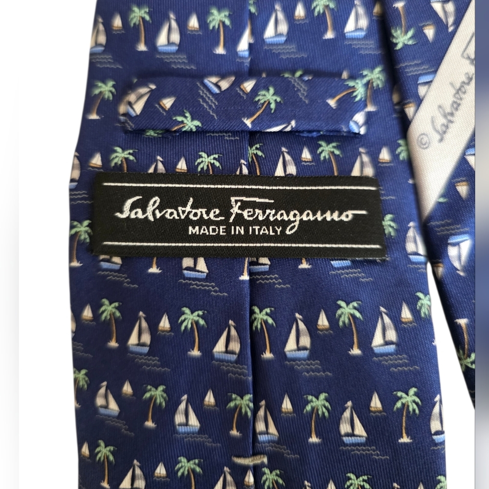 SALVATORE FERRAGAMO Silk Tie Nautical Blue Motif 3.50"‎ Widest